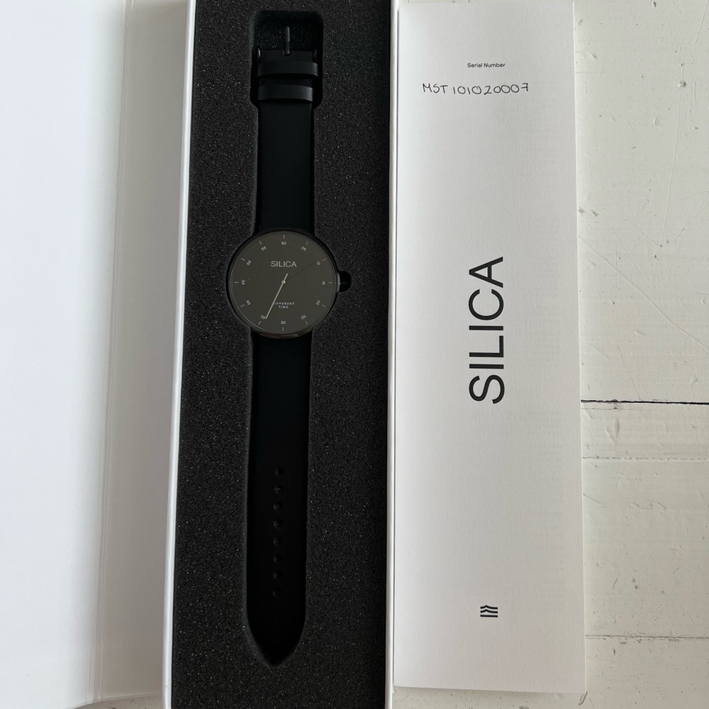 Silica Black Watch